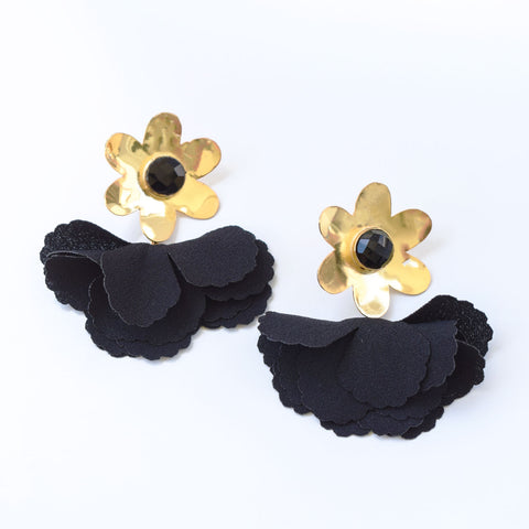 black daisy flutter