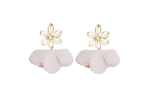 pale pink wire flower flutter